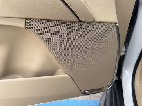 Used 2021 Cadillac Escalade ESV Premium Luxury image 15