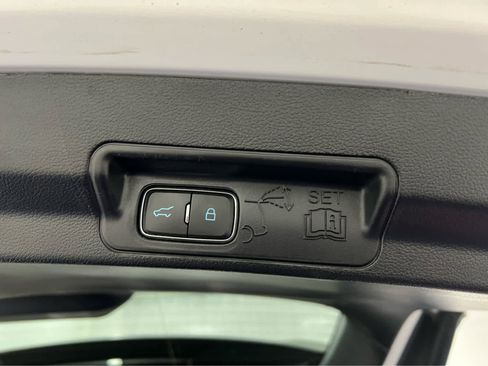 Used 2021 Ford Explorer Platinum w/ Equipment Group 601A image 16