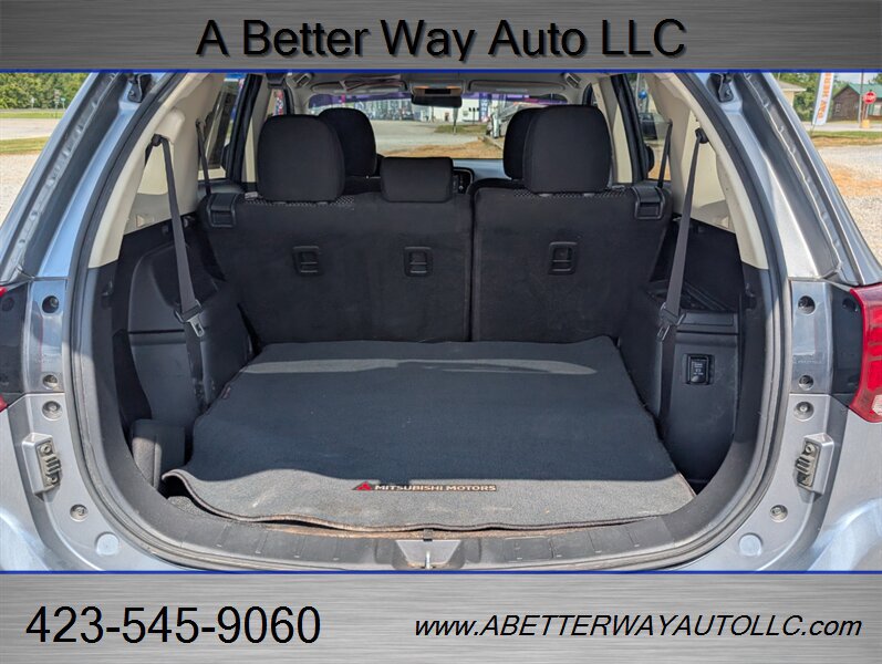 Used 2020 Mitsubishi Outlander ES FWD image 19