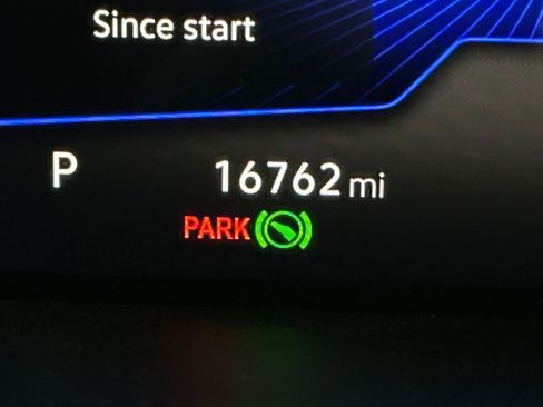 Used 2025 Volkswagen Jetta SE image 40