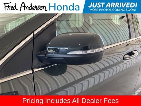 Used 2023 Ford Edge Titanium AWD/4WD image 3