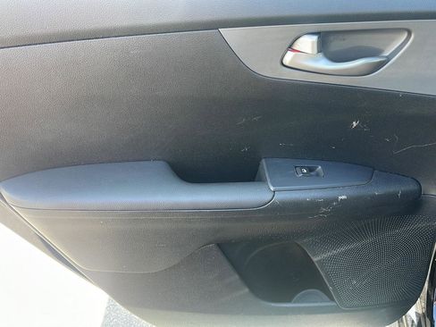 Used 2019 Kia Forte LXS FWD image 24