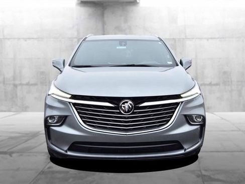 Used 2024 Buick Enclave Premium image 4