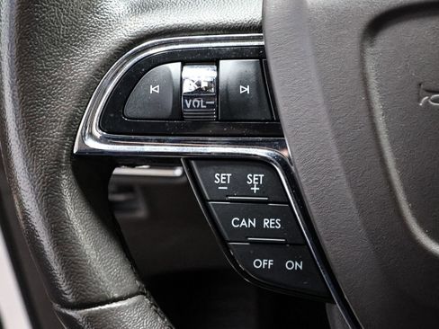 Used 2022 Lincoln Nautilus AWD w/ Premium Package image 36