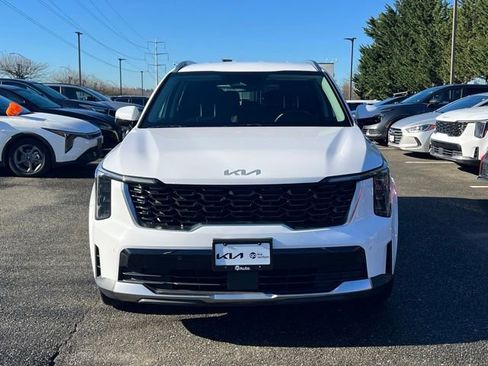 Certified 2024 Kia Sorento S image 5