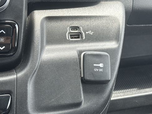 Used 2024 RAM ProMaster 2500 w/ Convenience Group FWD image 13