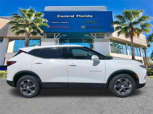 Used 2023 Chevrolet Blazer LT image 4