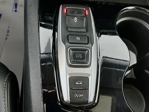 Used 2018 Honda Pilot Touring image 17