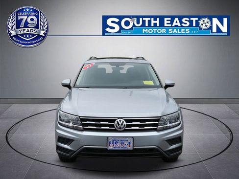 Used 2021 Volkswagen Tiguan SE w/ Panoramic Sunroof Package AWD/4WD image 3