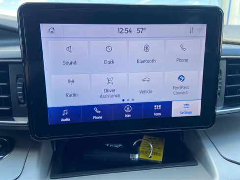 Used 2023 Ford Explorer XLT w/ Equipment Group 202A AWD/4WD image 27