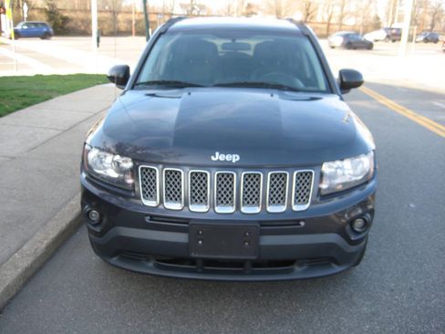Used 2014 Jeep Compass Latitude w/ Sun/Sound Group AWD/4WD image 2