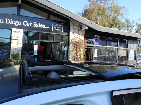 Used 2016 Mercedes-Benz C 300 Sedan image 29
