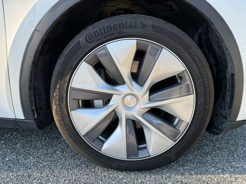 Used 2020 Tesla Model Y Long Range image 7