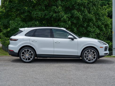 Certified 2023 Porsche Cayenne S AWD/4WD image 8
