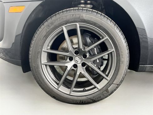 New 2026 Porsche Macan Turbo image 33