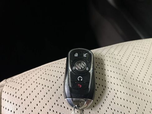 Used 2021 Buick Encore GX Essence w/ Advanced Technology Package image 41