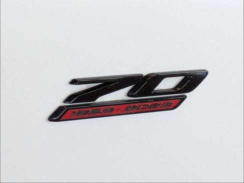 Used 2023 Chevrolet Corvette Stingray Premium Conv w/ Z51 Performance Package RWD image 12