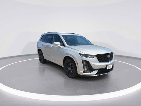 Used 2020 Cadillac XT6 Sport AWD/4WD image 2