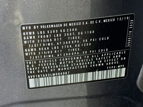 Used 2020 Volkswagen Tiguan S image 39