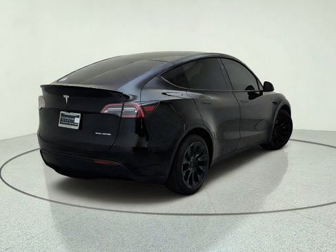 Used 2023 Tesla Model Y Long Range AWD/4WD image 9