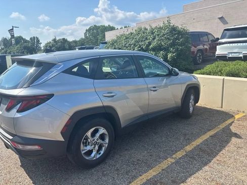 Used 2023 Hyundai Tucson SE FWD image 3