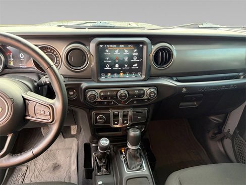 Used 2022 Jeep Wrangler Willys image 12