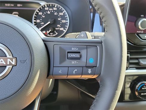 New 2025 Nissan Pathfinder SV image 7