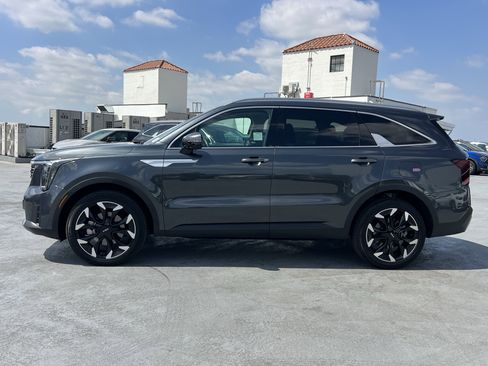 Certified 2024 Kia Sorento SX image 3