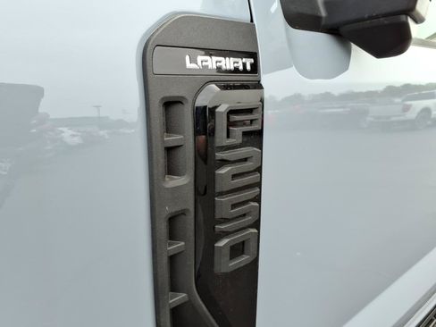 Used 2024 Ford F250 Lariat w/ Lariat Ultimate Package AWD/4WD image 2