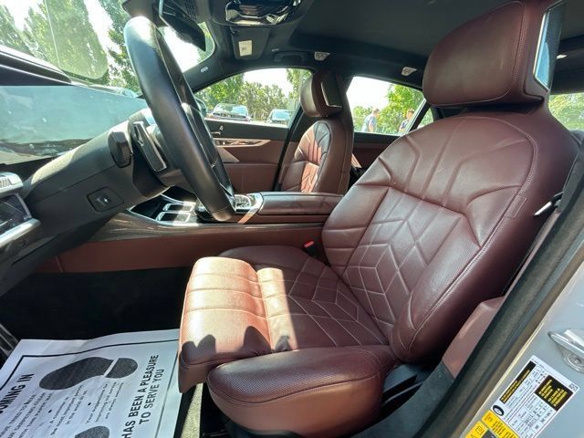 Used 2023 BMW i7 xDrive60 AWD/4WD image 10