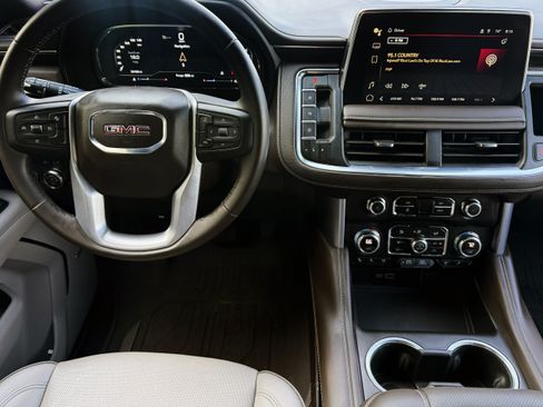 Used 2024 GMC Yukon XL SLT RWD image 10