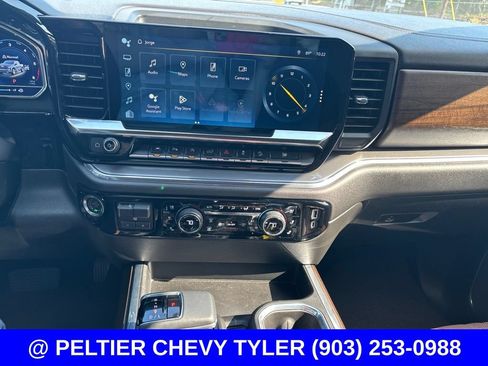 Used 2023 Chevrolet Silverado 1500 High Country w/ Z71 Off-Road Package AWD/4WD image 19