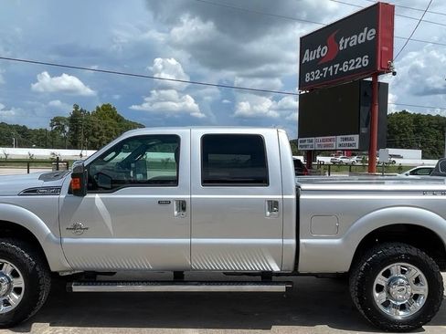 Used 2014 Ford F250 Platinum w/ FX4 Off-Road Package AWD/4WD image 5