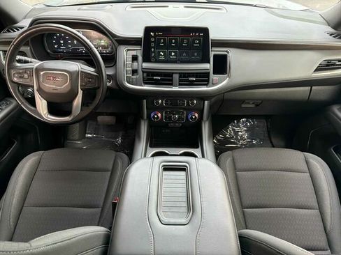 Used 2022 GMC Yukon XL SLE image 17
