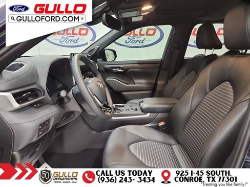 Used 2025 Toyota Highlander XSE image 30