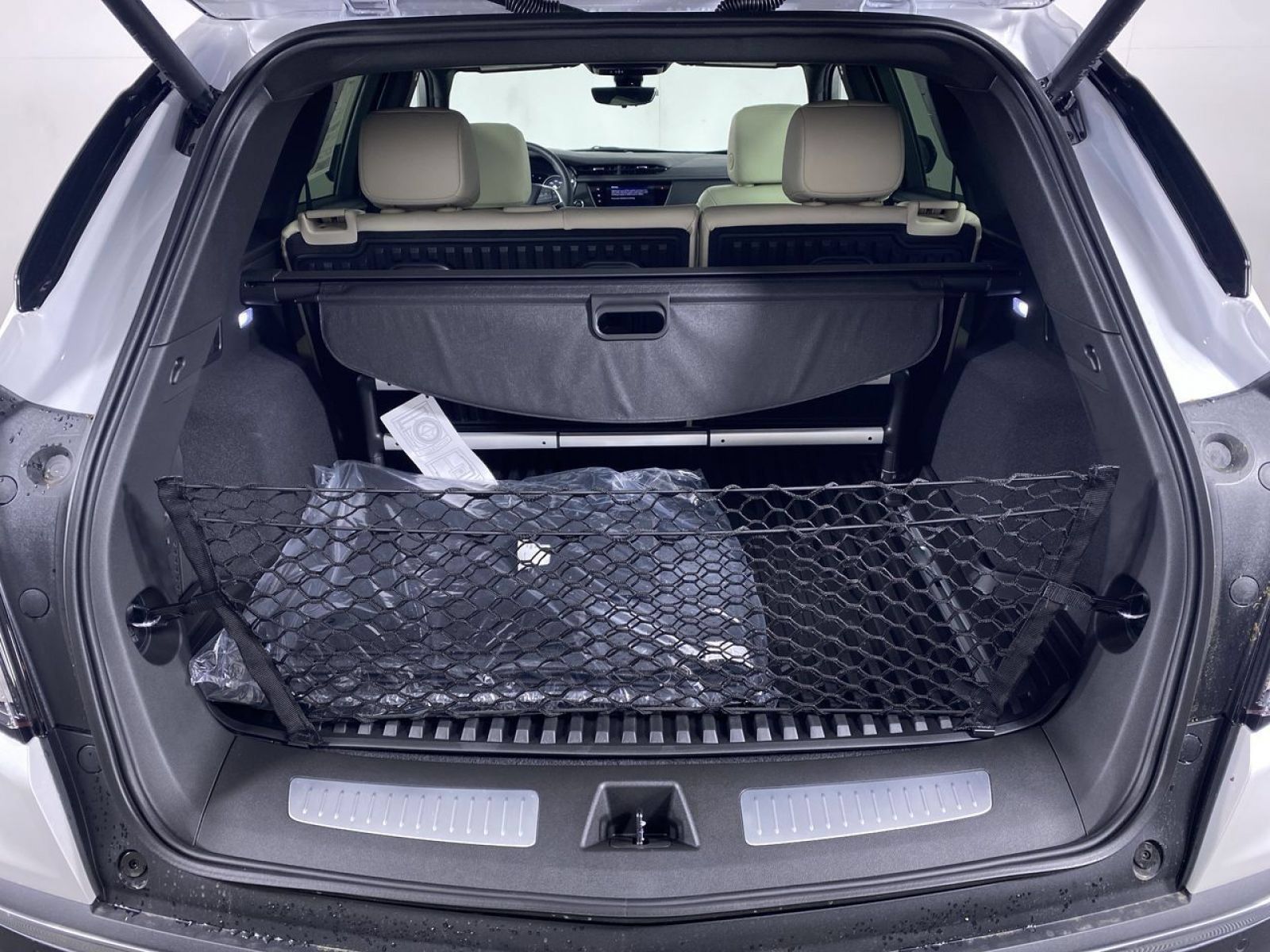 New 2026 Cadillac XT5 Sportv w/ LPO, Floor Liner Package AWD/4WD image 16