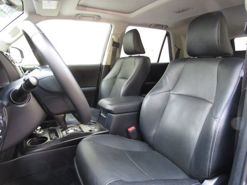 Used 2022 Toyota 4Runner Limited AWD/4WD image 11