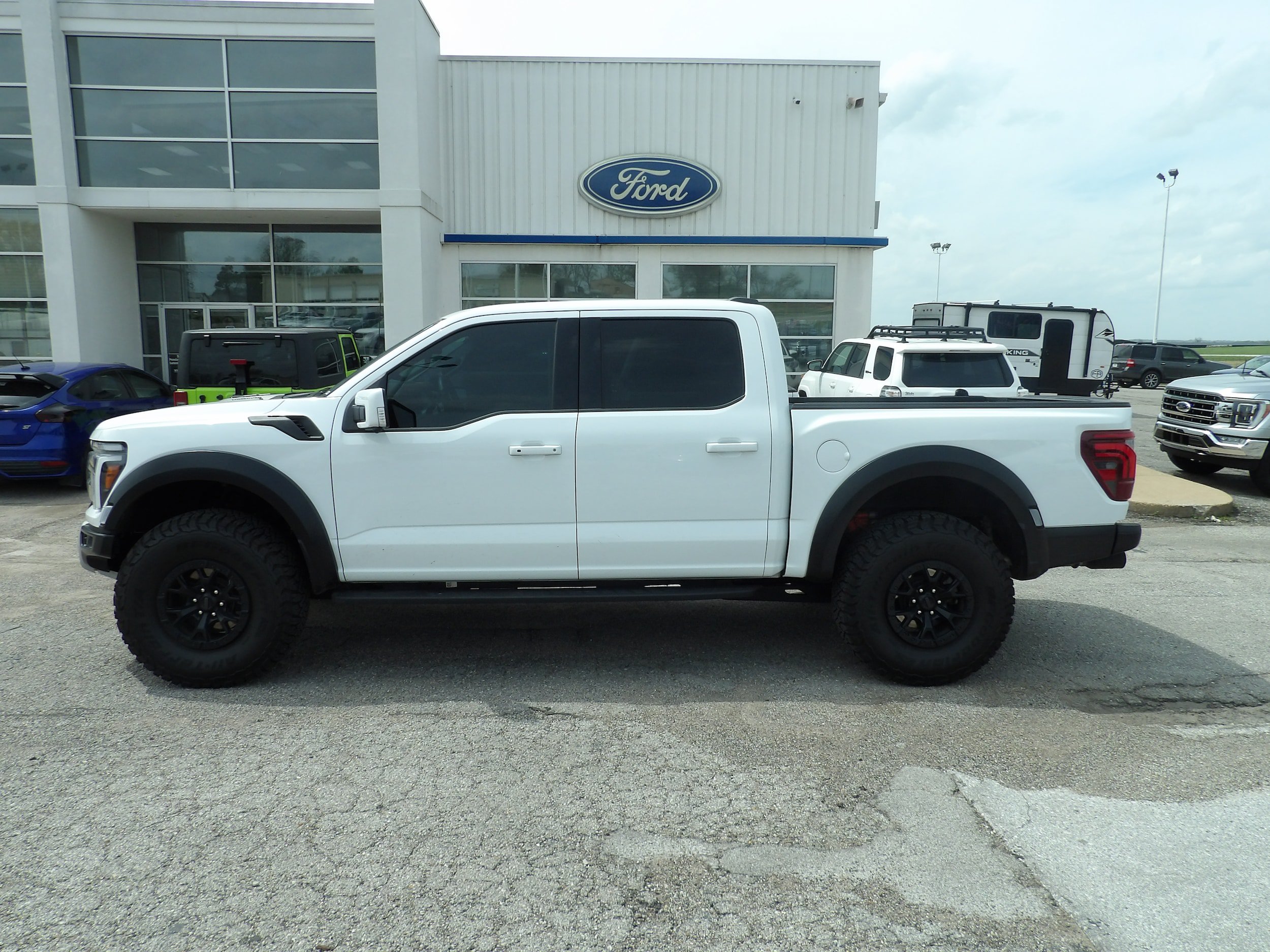 Used 2025 Ford F150 Raptor AWD/4WD image 1