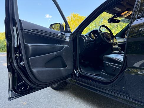 Used 2019 Jeep Grand Cherokee Limited X image 12