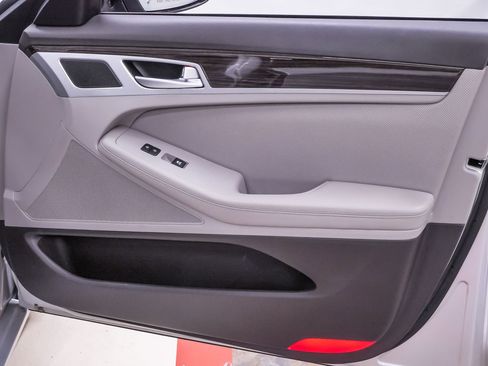 Used 2019 Genesis G80 3.8 image 32