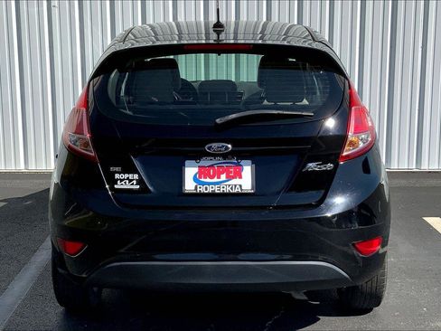 Used 2019 Ford Fiesta SE image 4