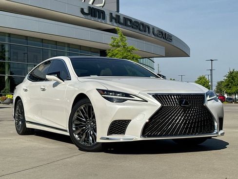 Used 2023 Lexus LS 500 w/ Interior Upgrade Package image 2