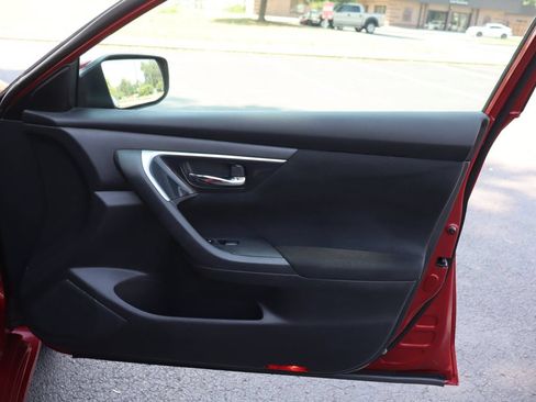 Used 2014 Nissan Altima 2.5 S FWD image 26