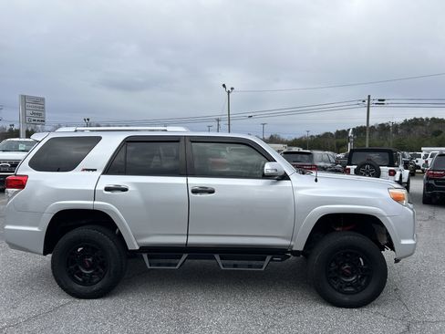 Used 2013 Toyota 4Runner SR5 w/ Convenience Pkg image 8