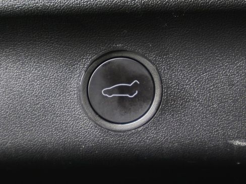 Used 2024 Tesla Model Y Performance AWD/4WD image 20