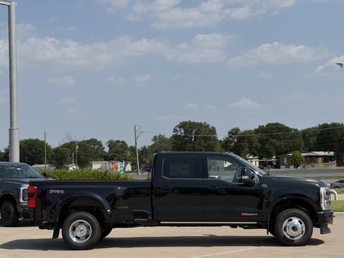 New 2026 Ford F350 Platinum AWD/4WD image 3