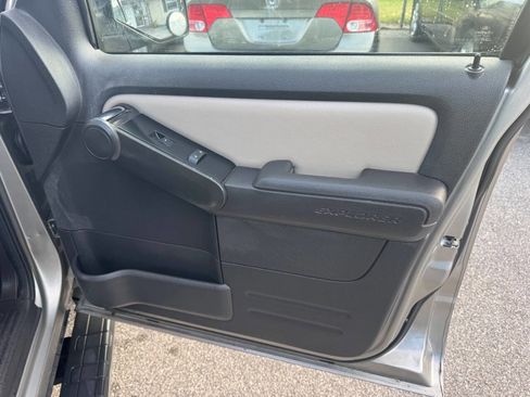 Used 2008 Ford Explorer Sport Trac Limited image 18