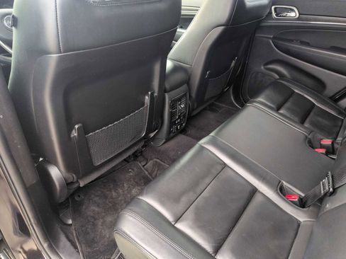 Used 2018 Jeep Grand Cherokee Limited image 16