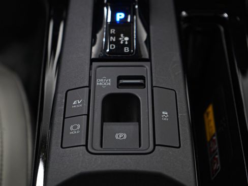 Used 2025 Toyota Prius Limited image 19