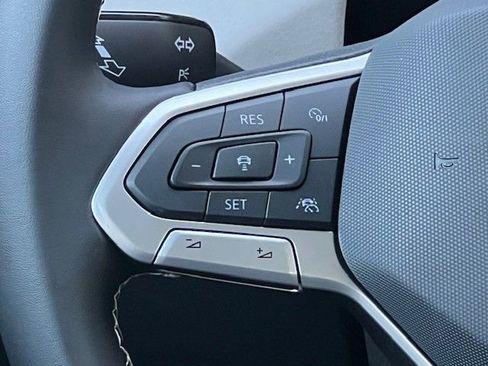 New 2025 Volkswagen Taos SE image 26